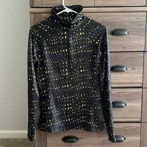 Under Armour long sleeve quarter zip pullover / running jacket